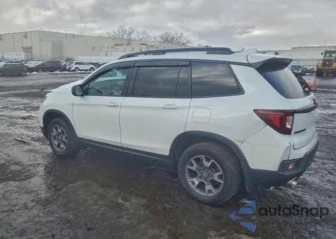 2022 Honda Passport Trail Sport z USA, uszkodzony, nr VIN 5FNYF8H69NB015131